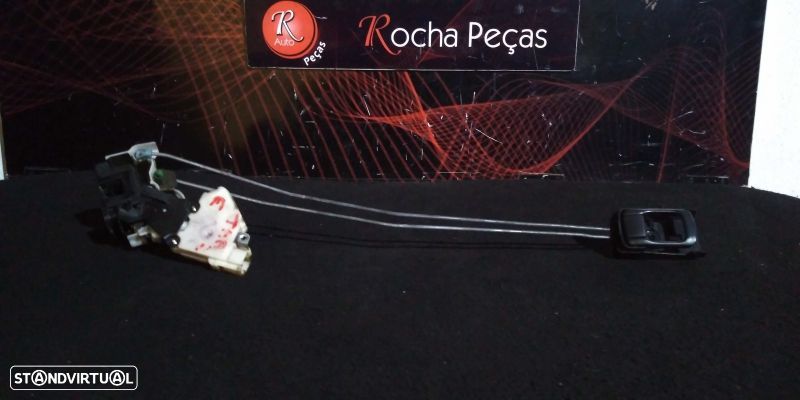 Fecho Da Porta Trás Esq Nissan Sunny Iii (N14) - 1