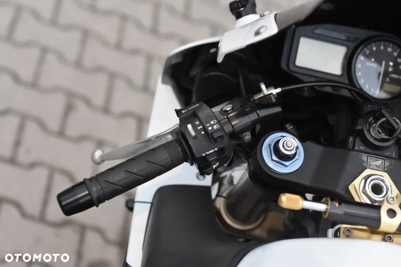 Honda CBR - 35