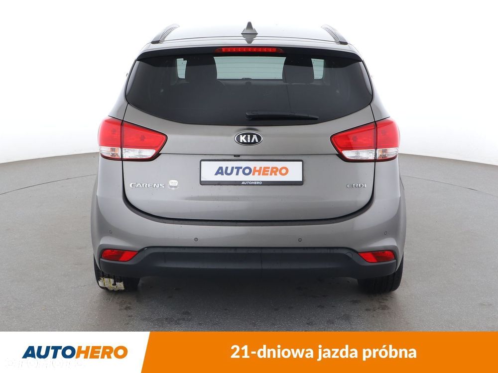 Kia Carens - 5