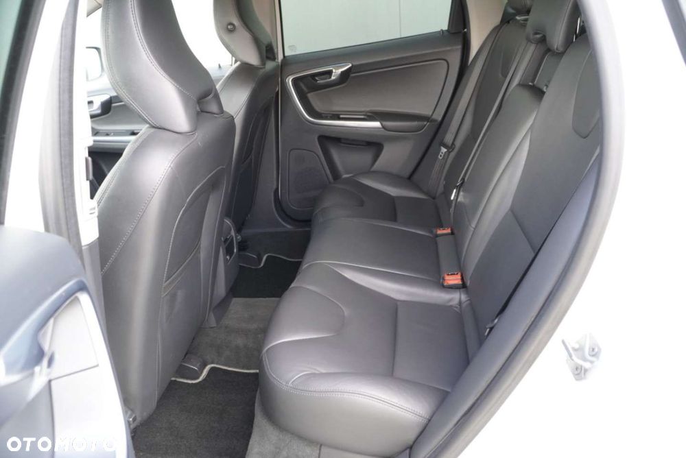 Volvo XC 60 D4 Geartronic Kinetic - 9