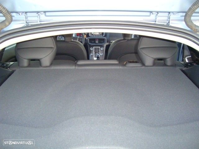 Volvo V40 2.0 D3 R-Design Momentum - 37