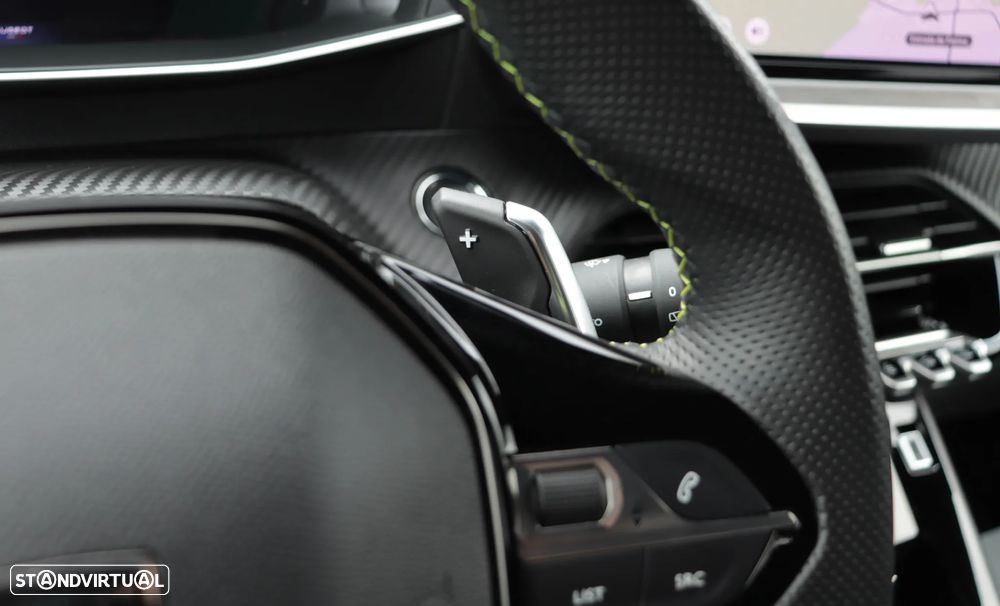 Peugeot 2008 PureTech 130 EAT8 GT - 29