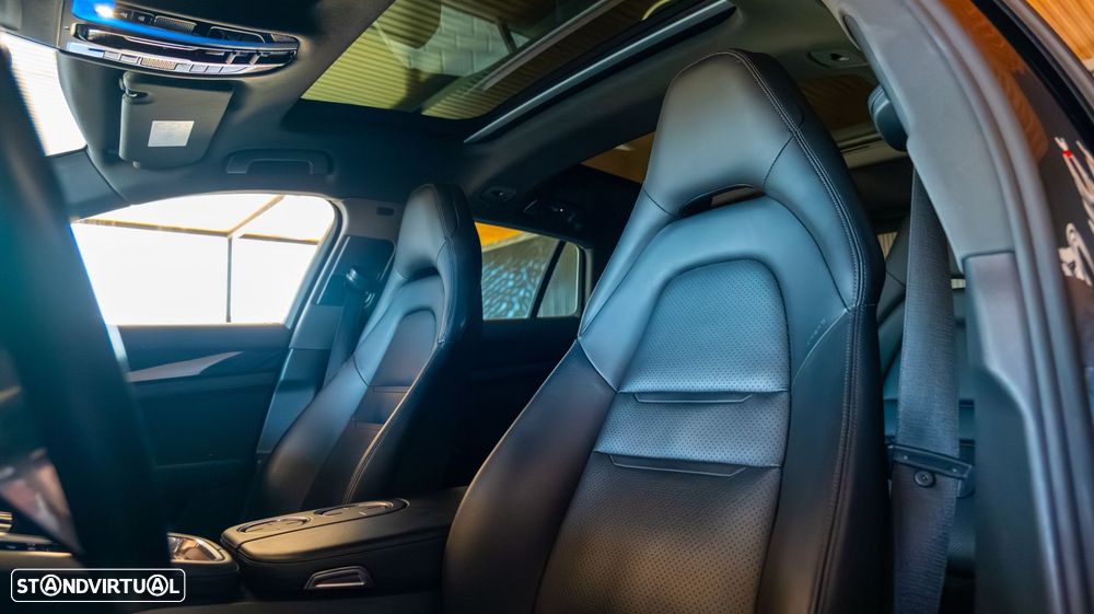 Porsche Panamera Sport Turismo 4 E-Hybrid - 32