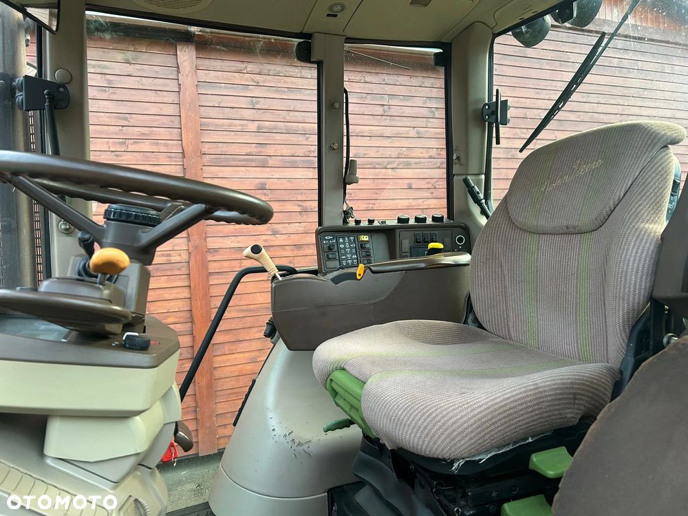 John Deere 6820 - 28
