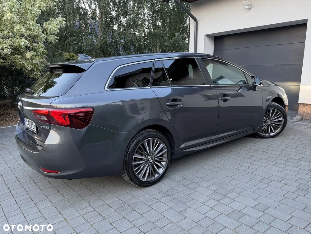 Toyota Avensis 1.8 Premium - 23