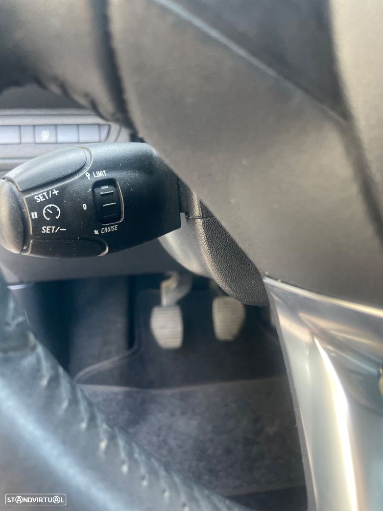 Peugeot 208 ver-1-2-puretech-style - 22