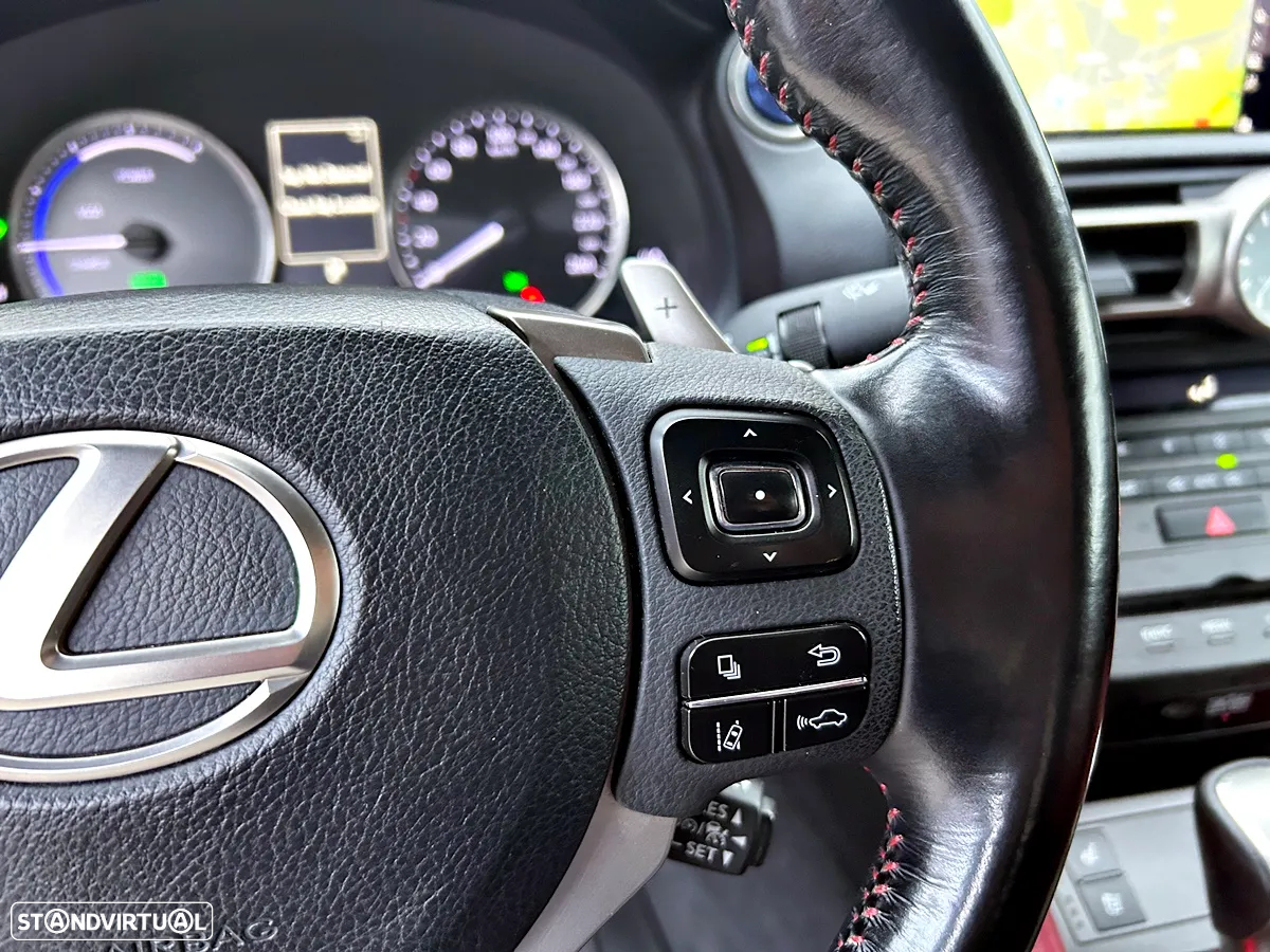Lexus RC 300h Luxury - 16