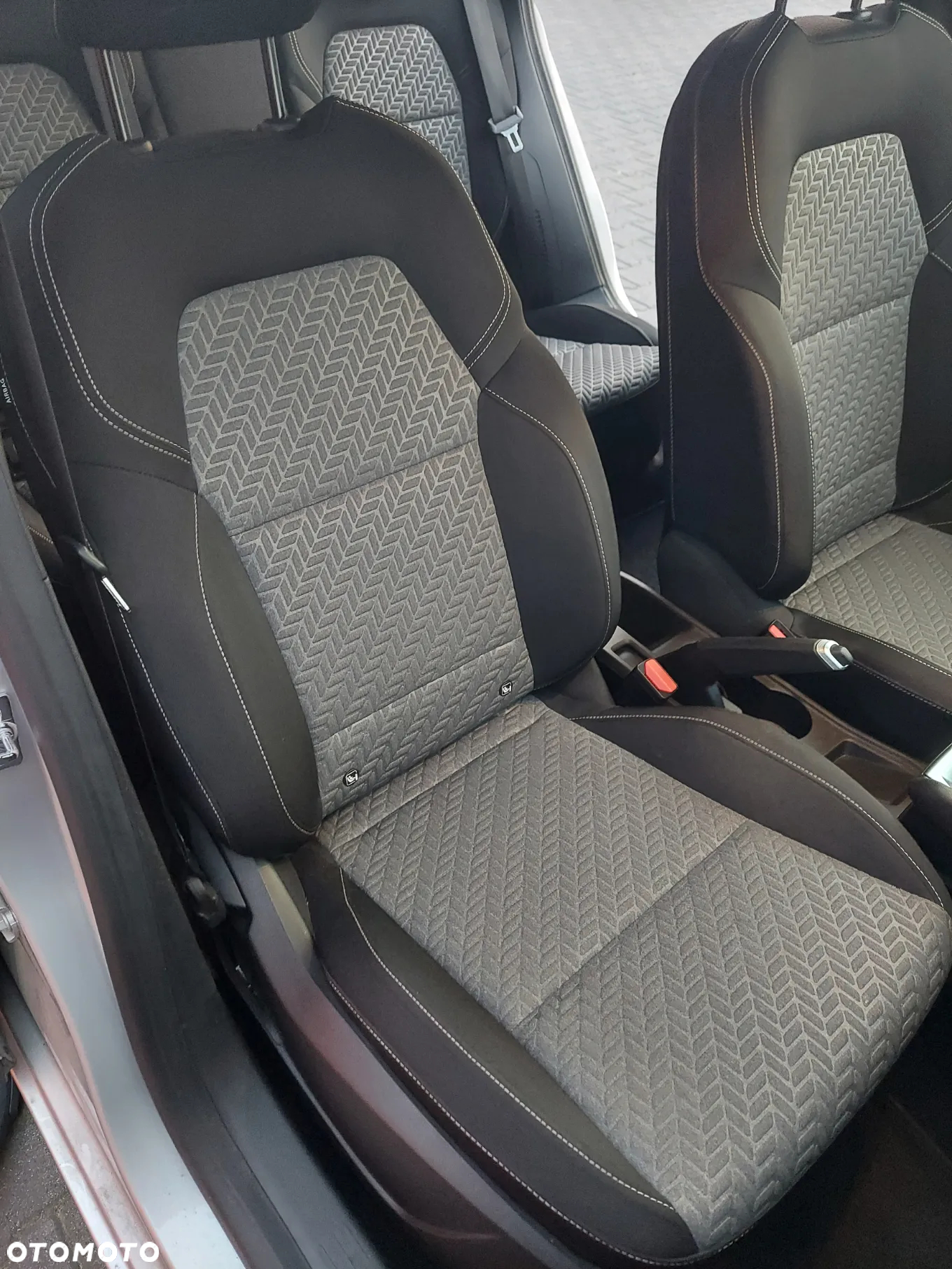 Renault Clio E-TECH Full Hybrid 145 EQUILIBRE - 27