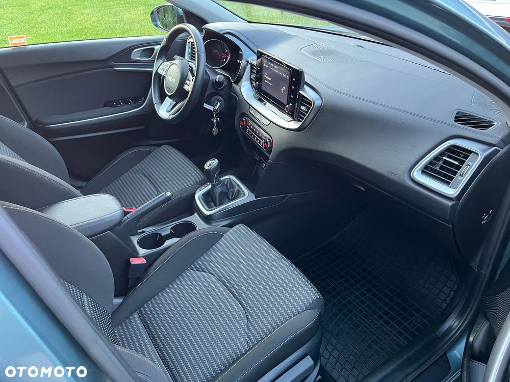 Kia Ceed 1.5 T-GDI M - 10