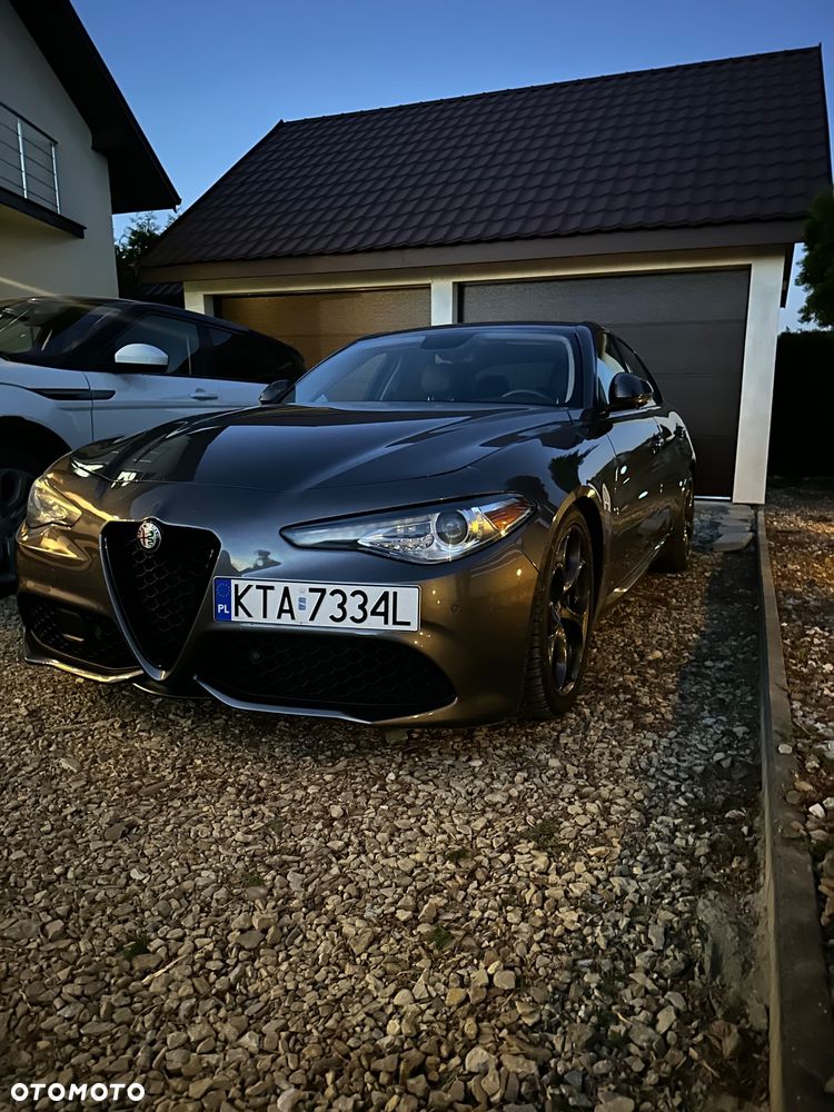 Alfa Romeo Giulia 2.0 Turbo 16V AT8 Veloce Ti - 1
