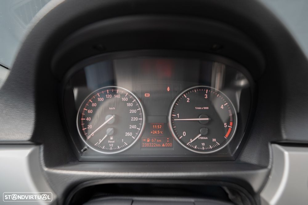 BMW 318 d Sport - 12