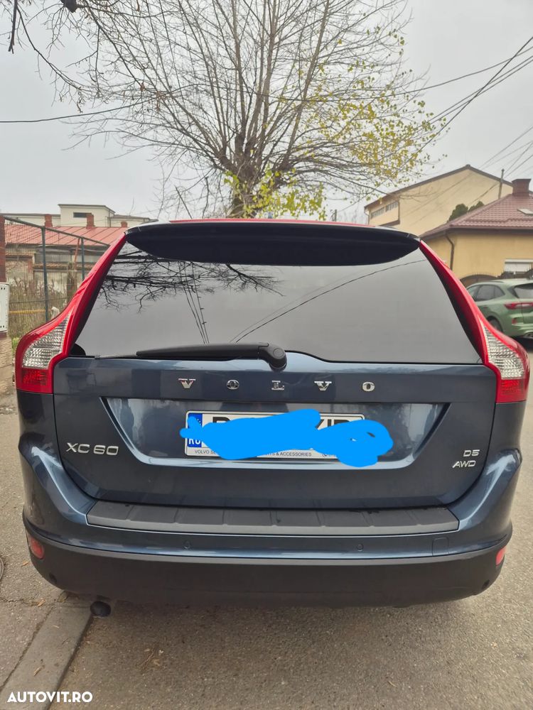 Volvo XC 60 D5 AWD Momentum - 4