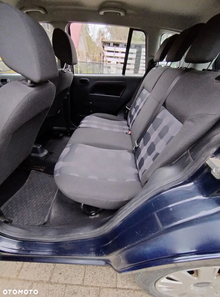 Ford Fusion 1.4 Ambiente - 16