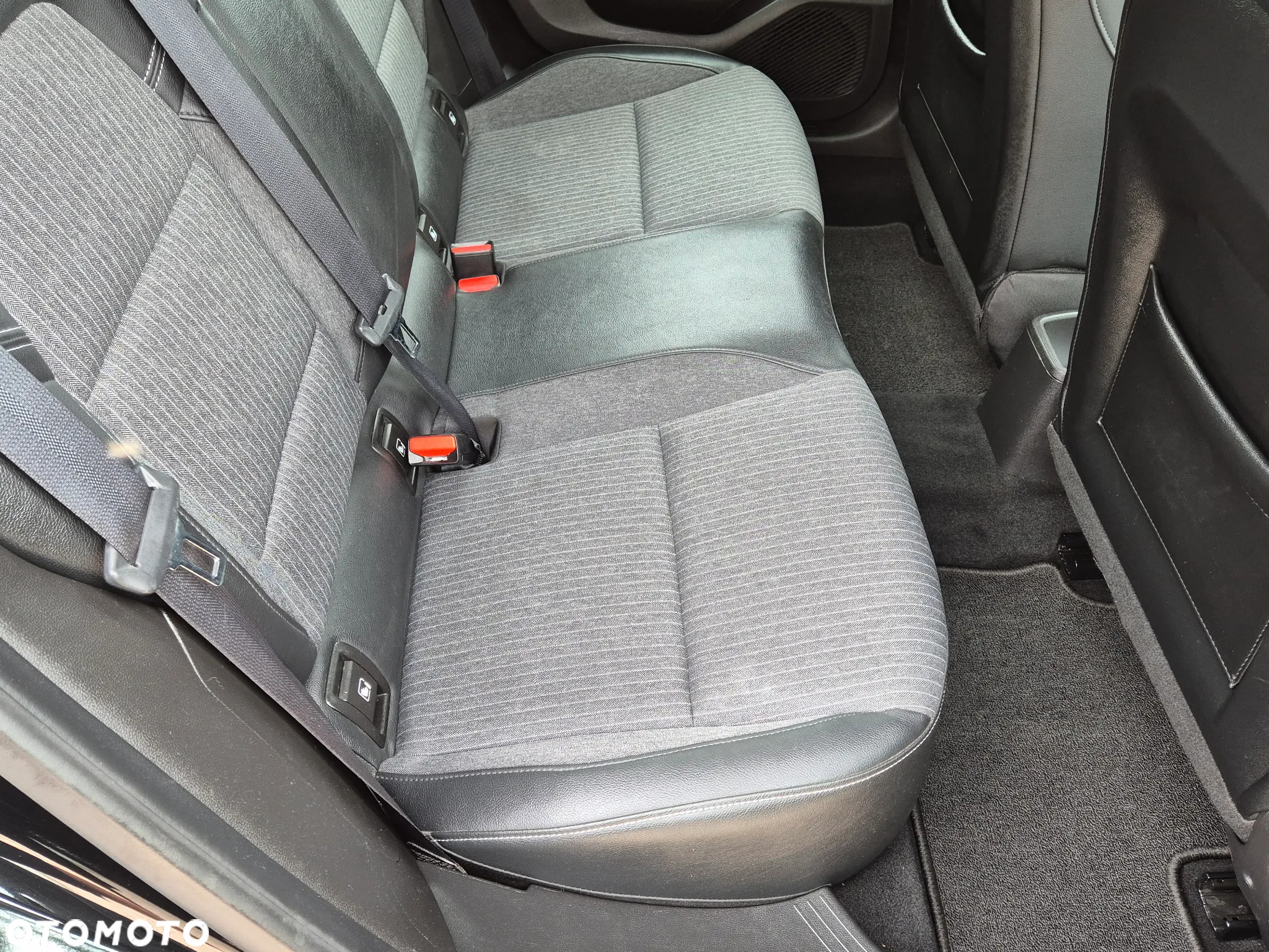 Renault Clio TCe 100 INTENS - 29
