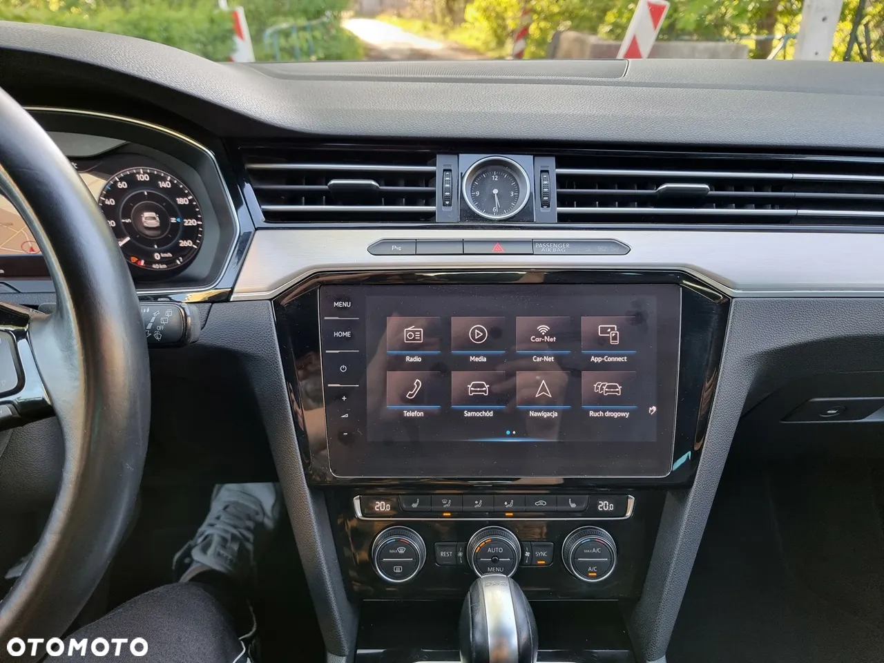 Volkswagen Passat - 25