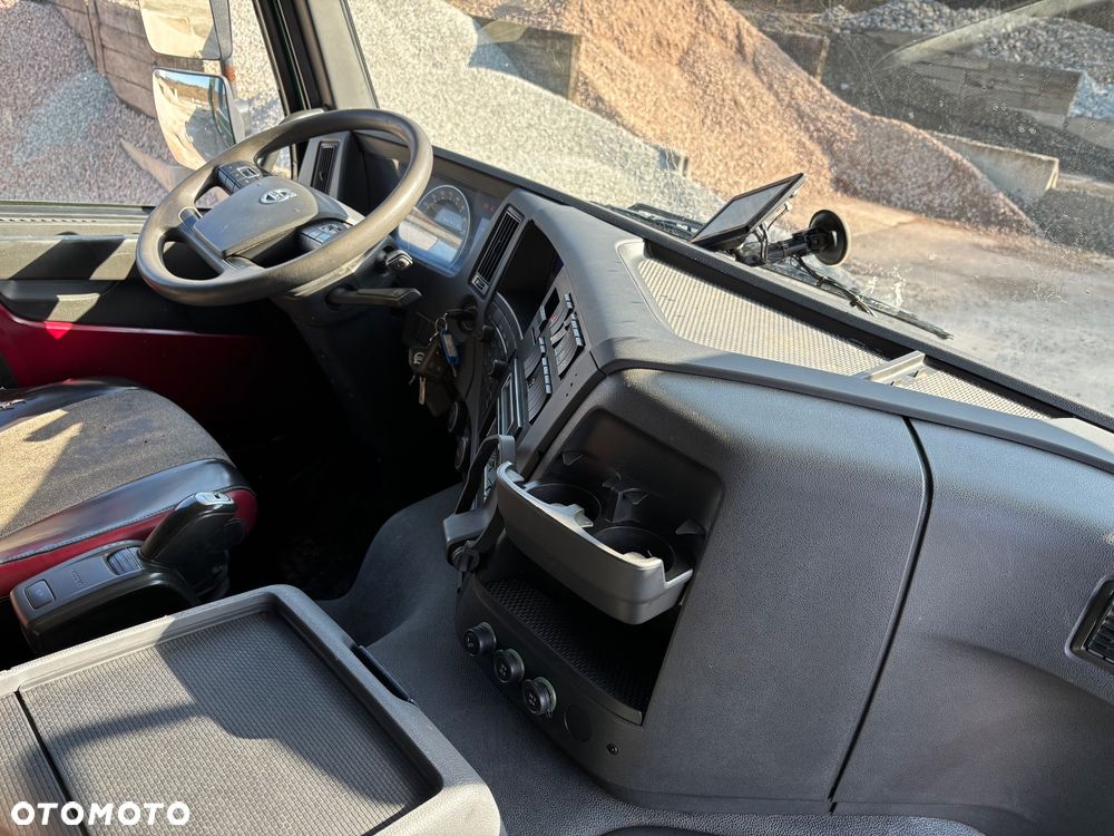Volvo FMX 460 8x4 - 9