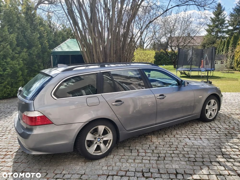 BMW Seria 5 525d xDrive - 4