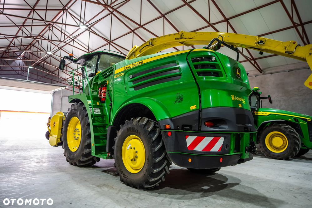 John Deere 8300 - 6