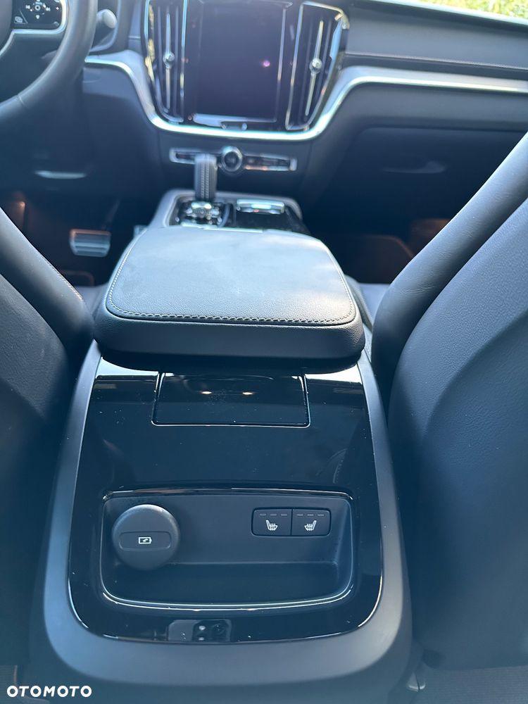Volvo S60 T8 Recharge AWD Geartronic RDesign - 26