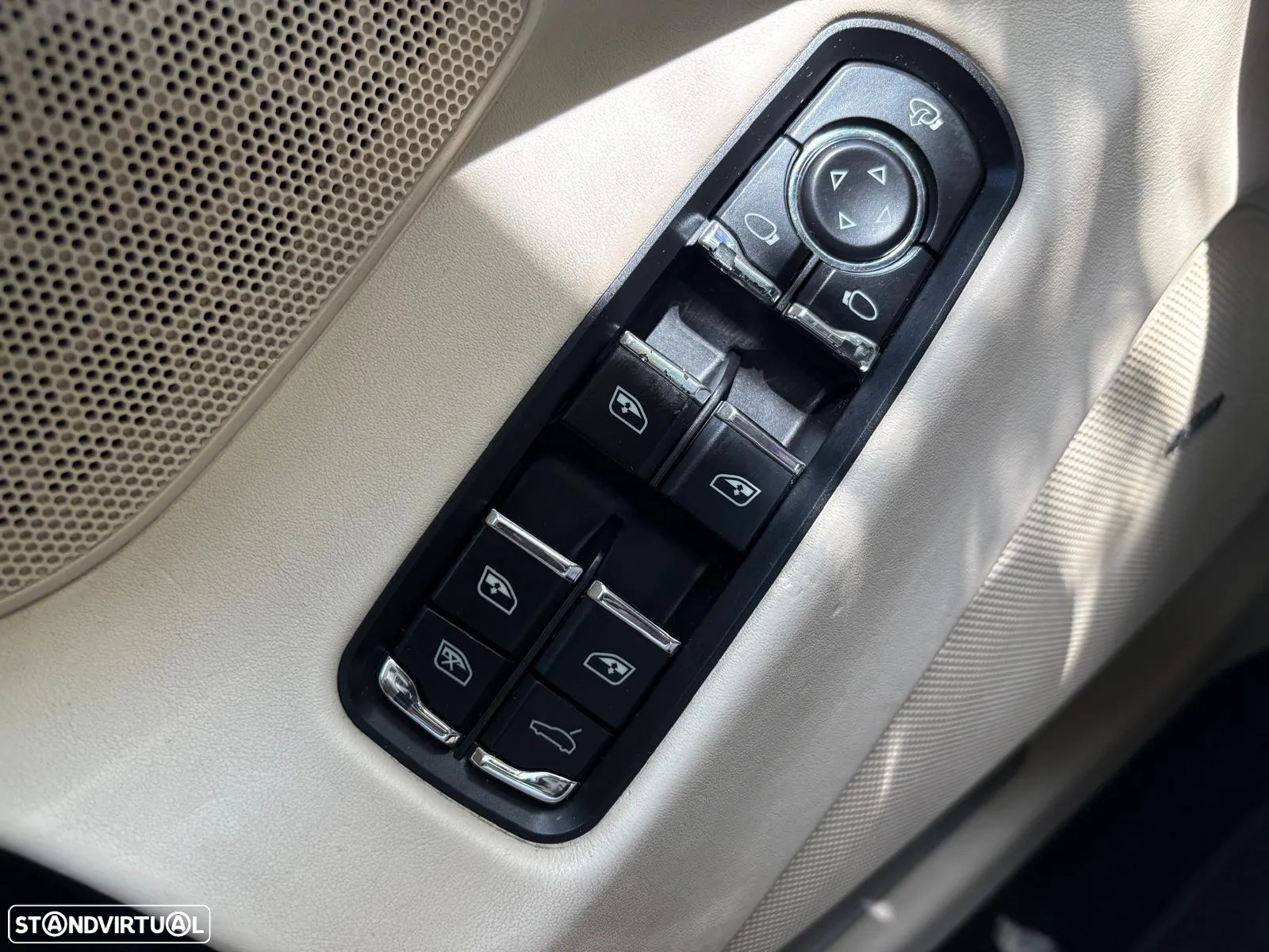 Porsche Panamera 4 E-Hybrid - 40
