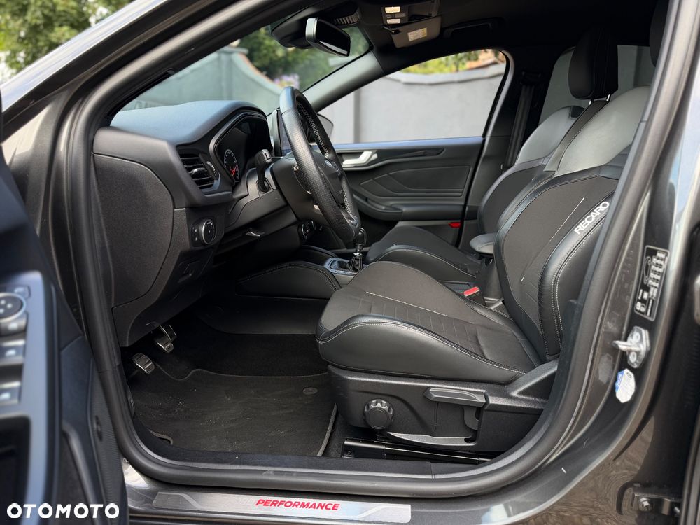 Ford Focus 2.3 EcoBoost S&S ST - 17