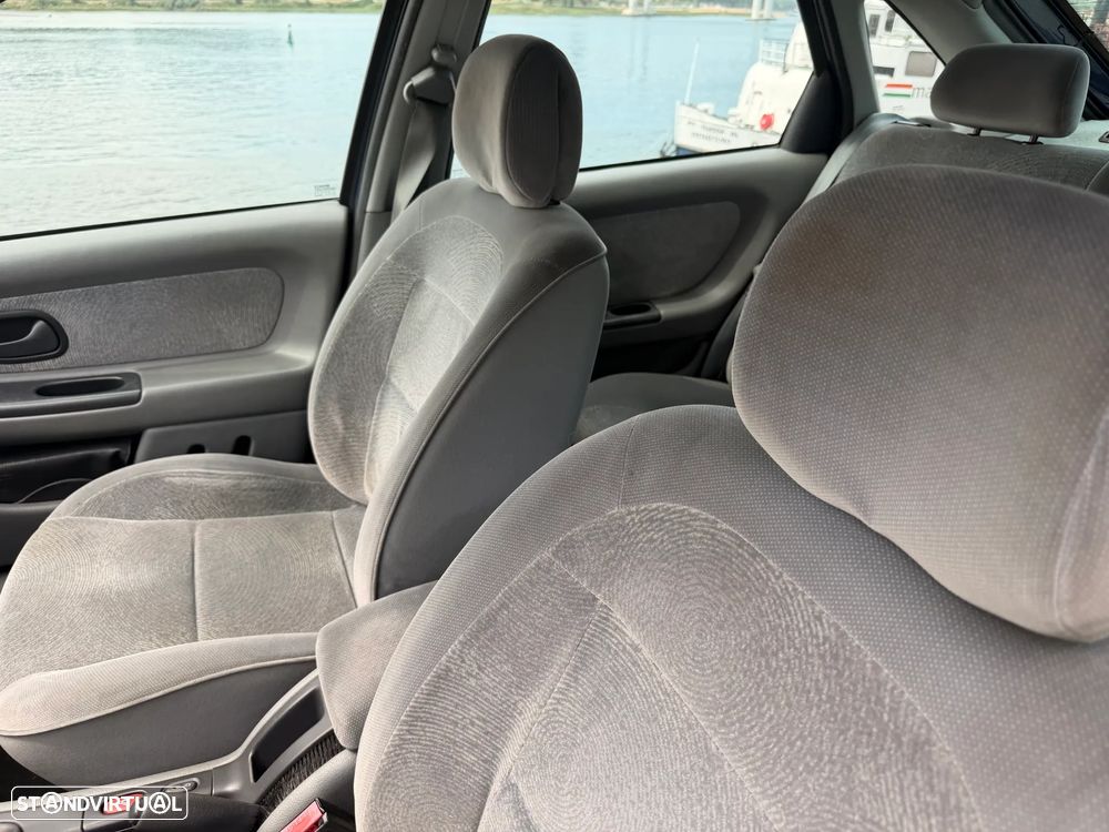 Renault Laguna 1.6 RXT - 12