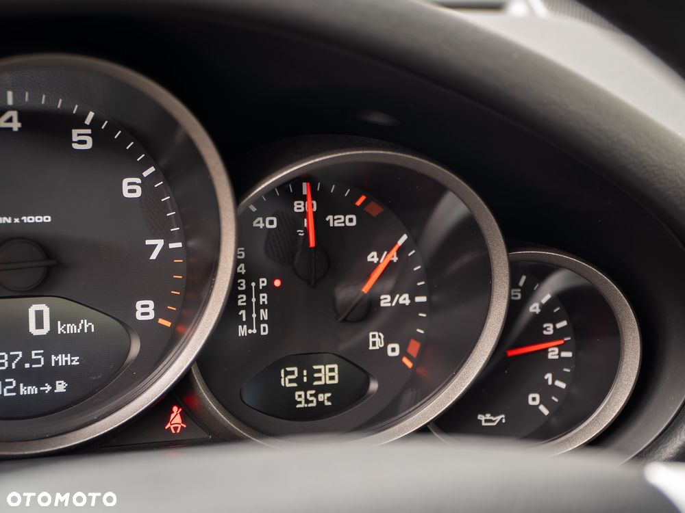 Porsche 911 Carrera Tiptronic S - 34