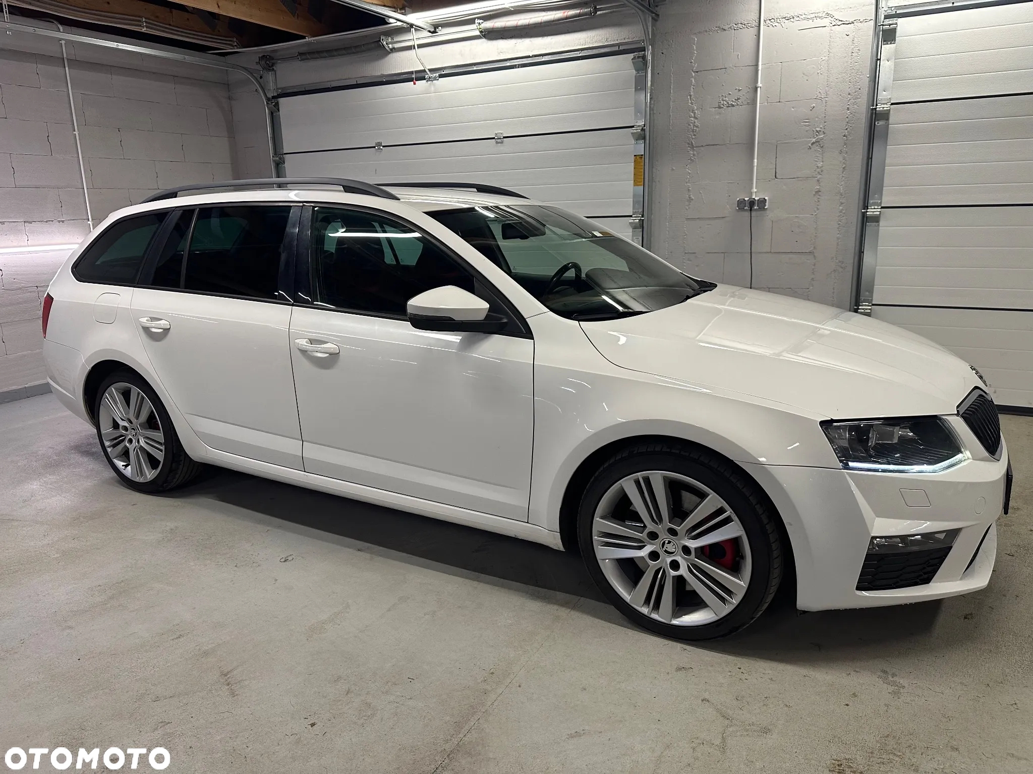 Skoda Octavia Combi 2.0 TDI RS - 4