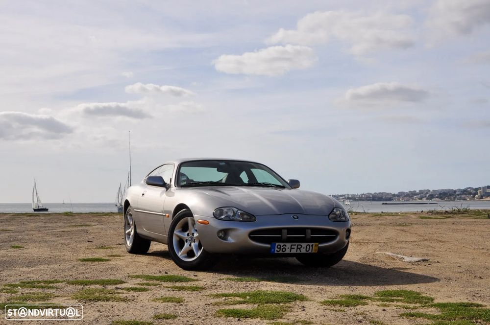 Jaguar XK XK8 4.0 Coupé Pele - 17