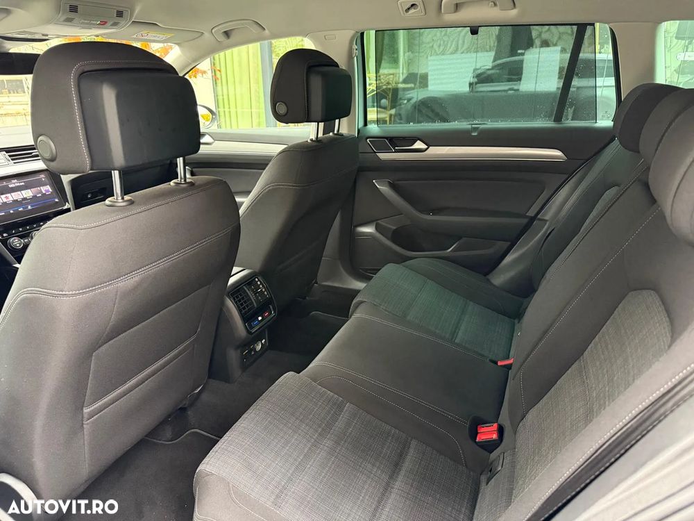 Volkswagen Passat Variant 2.0 TDI SCR DSG Business - 5