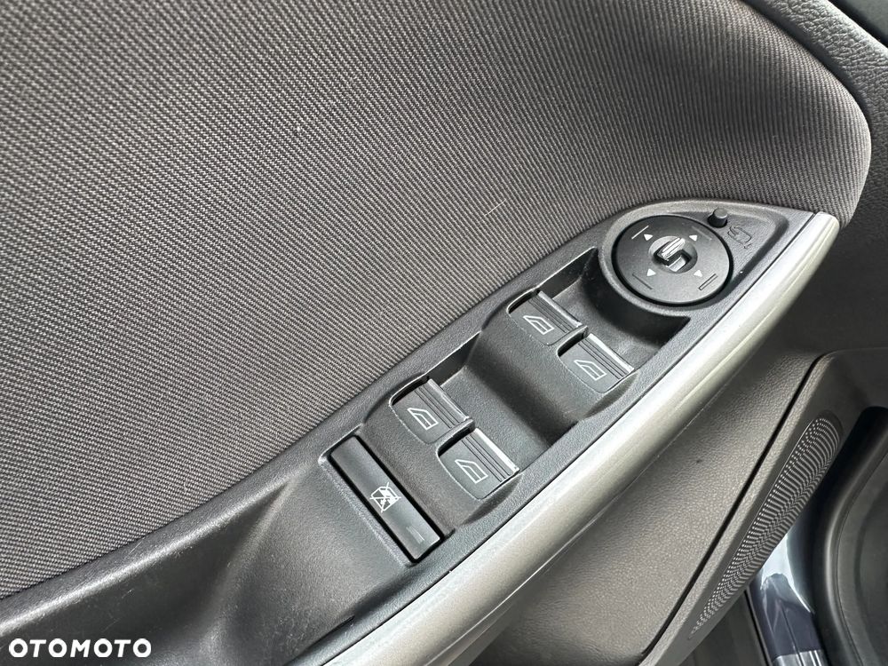 Ford Focus 1.0 EcoBoost Start-Stopp-System Champions Edition - 13