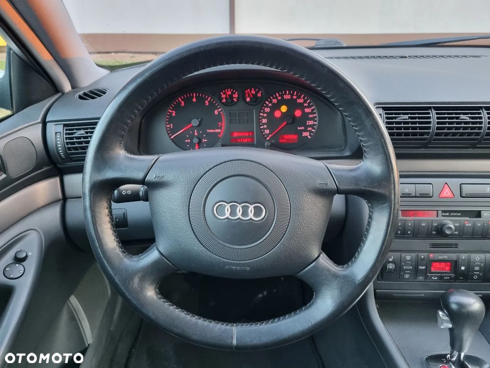 Audi A4 Limousine - 10