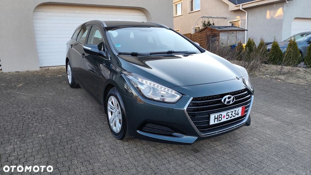 Hyundai i40 Kombi blue 1.6 Family+ - 23