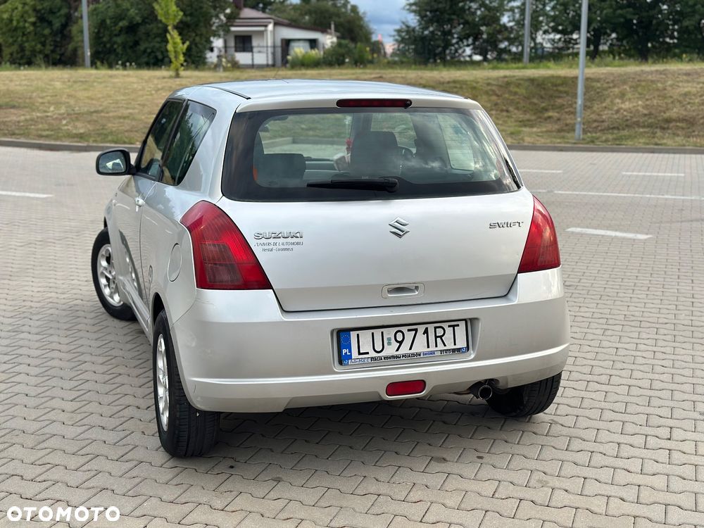 Suzuki Swift 1.3 DDiS 16v GLX - 4