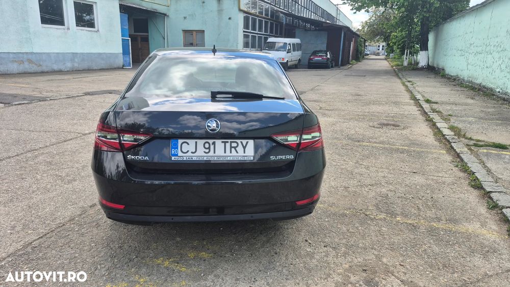 Skoda Superb 2.0 TDI DSG Sportline - 5