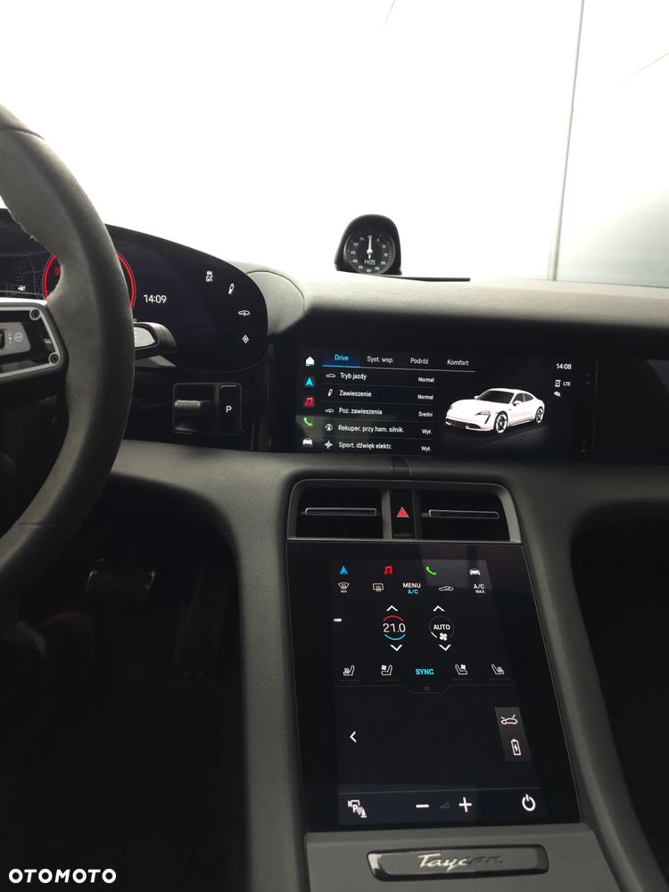 Porsche Taycan Turbo - 15