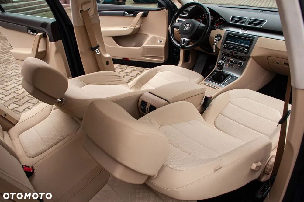 Volkswagen Passat 2.0 TDI Comfortline - 22