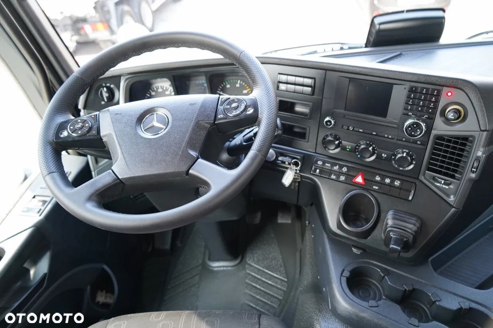 Mercedes-Benz / AROCS 2643 / 6x2 / SKRZYNIOWY - 6,4 M / HDS palfinger pk 20001-k - wysów: 10,2 M / OŚ PODNOSZONA / STEROWANIE RADIOWE / ROTATOR / WIDŁY / OPONY 100 % / 2017 ROK - 31