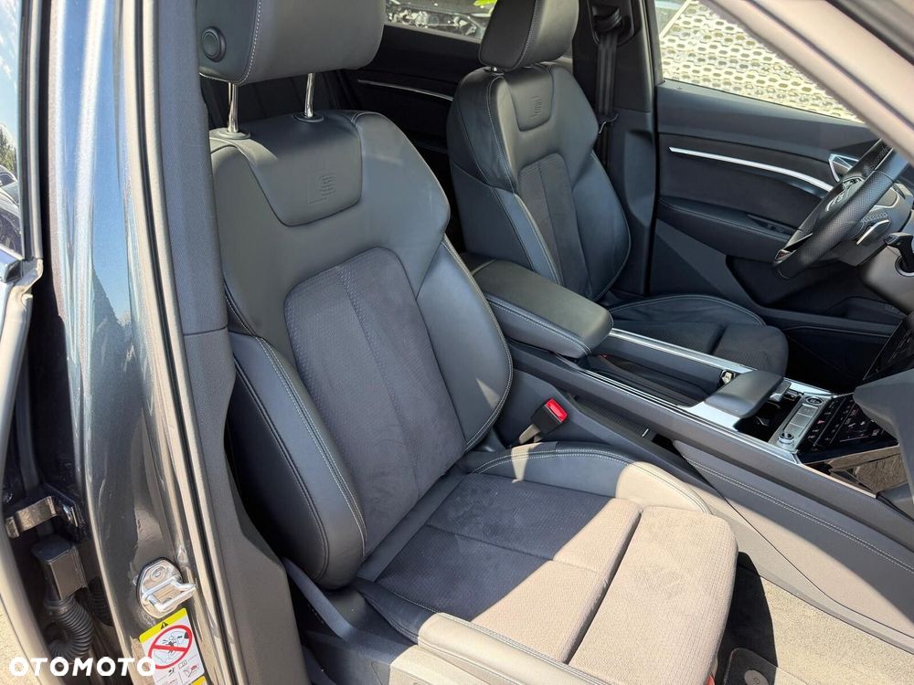 Audi e-tron 55 Quattro S Line - 27