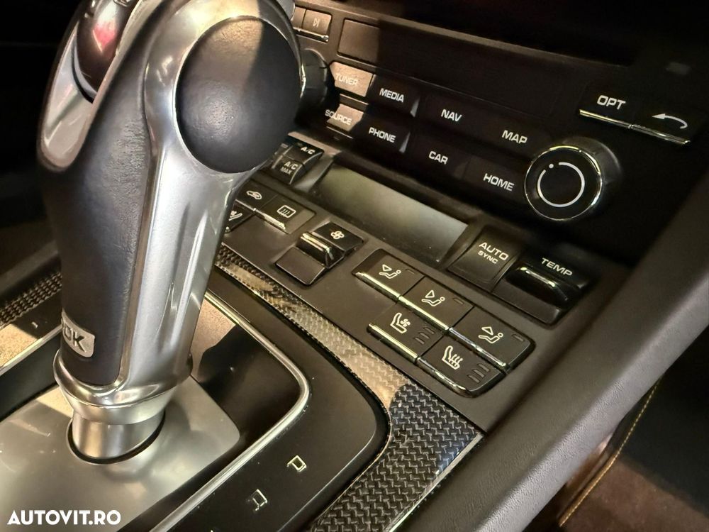 Porsche 911-TURBO-S - 29