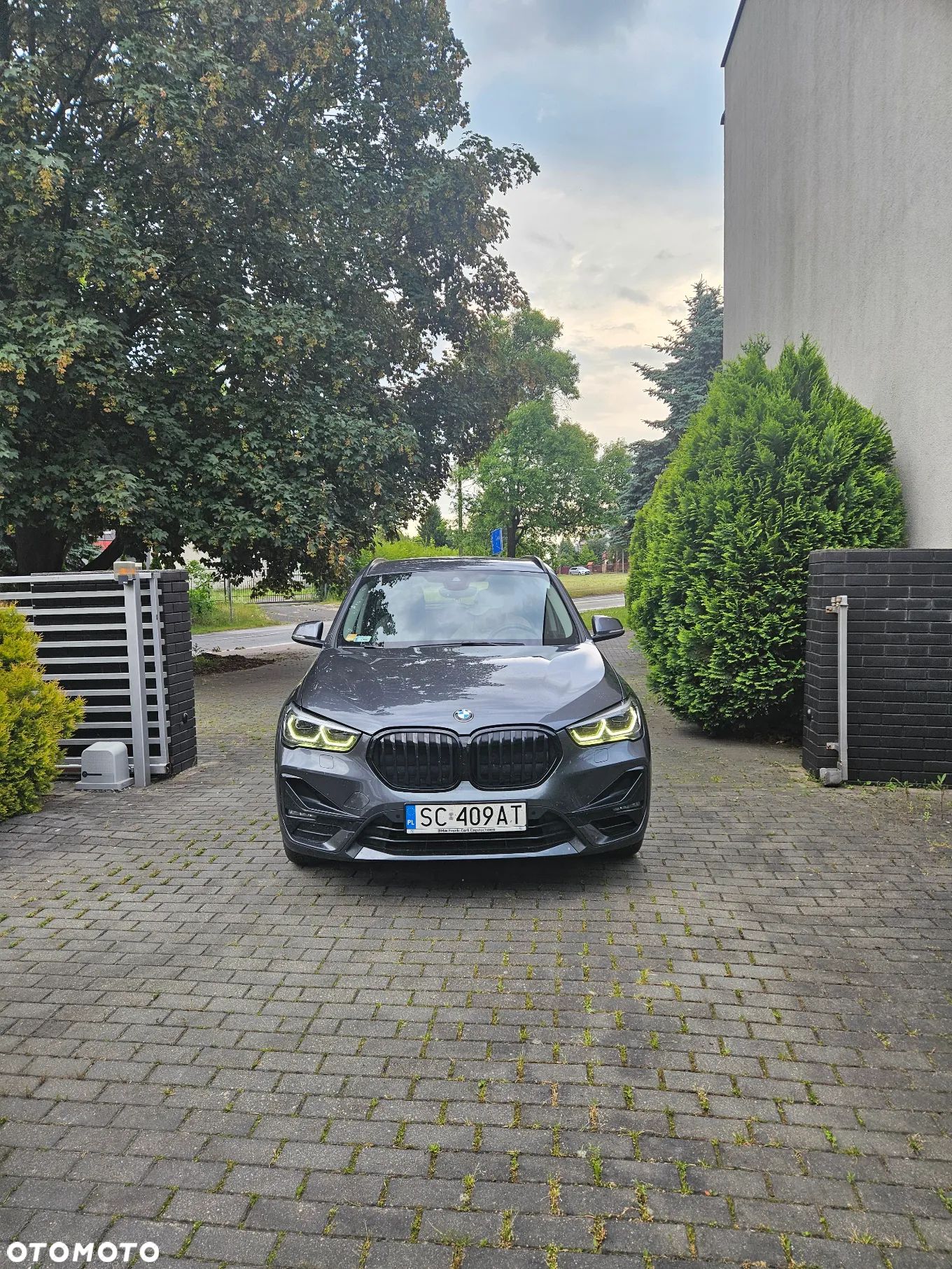 BMW X1 xDrive20i - 1
