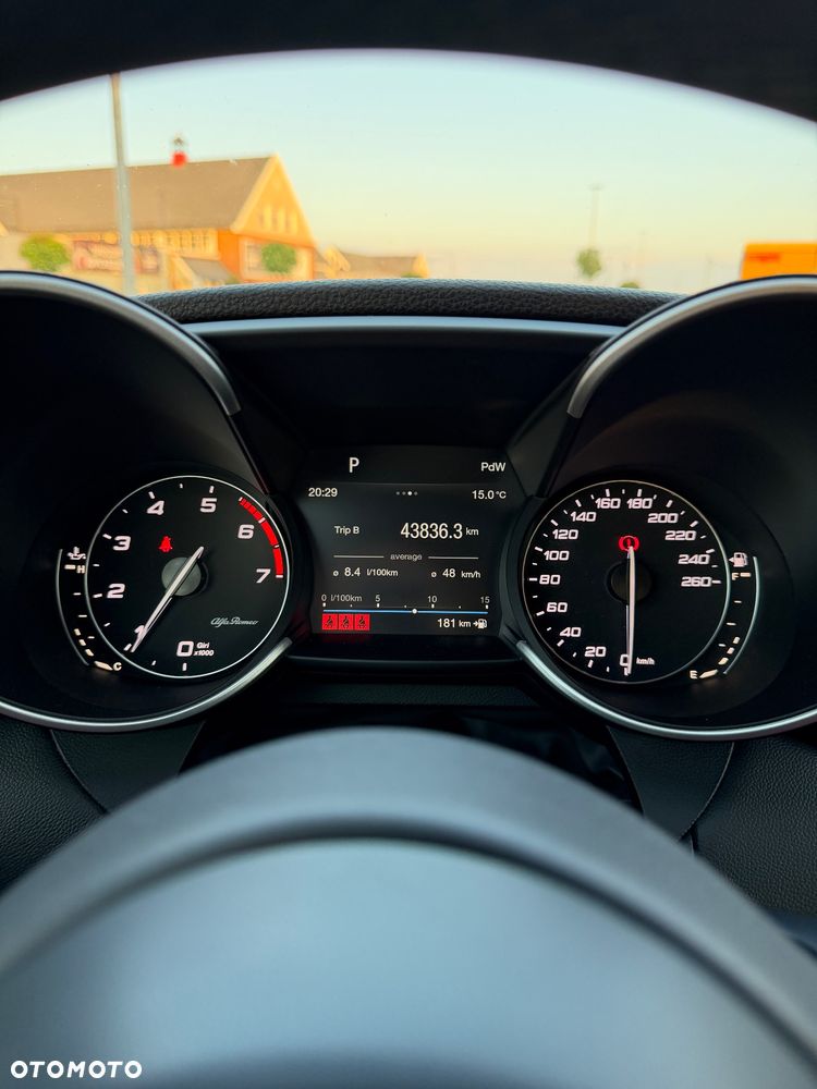 Alfa Romeo Giulia 2.0 Turbo B-Tech Edition - 19