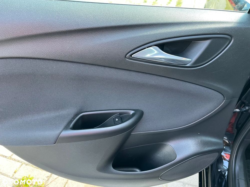 Opel Astra 1.4 T Enjoy S&S - 25