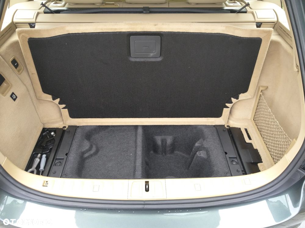 BMW Seria 3 318d DPF Touring - 31