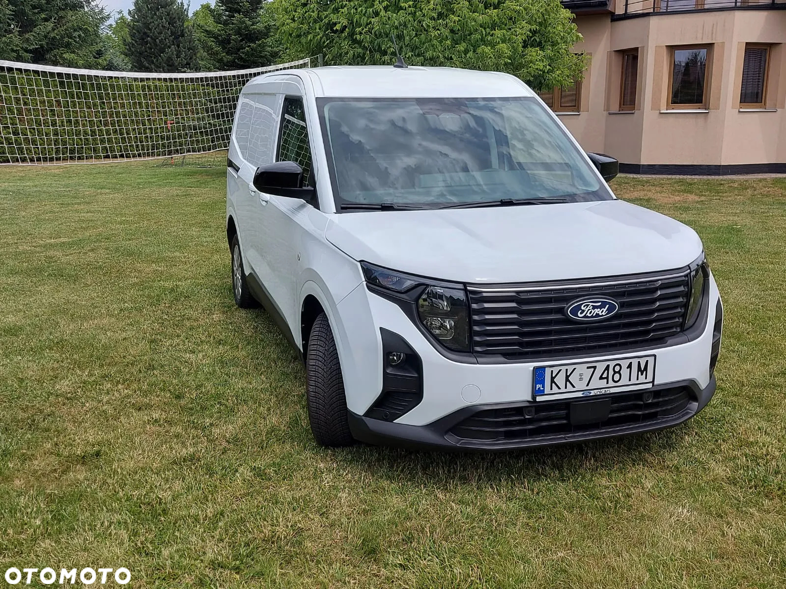 Ford Courier - 12