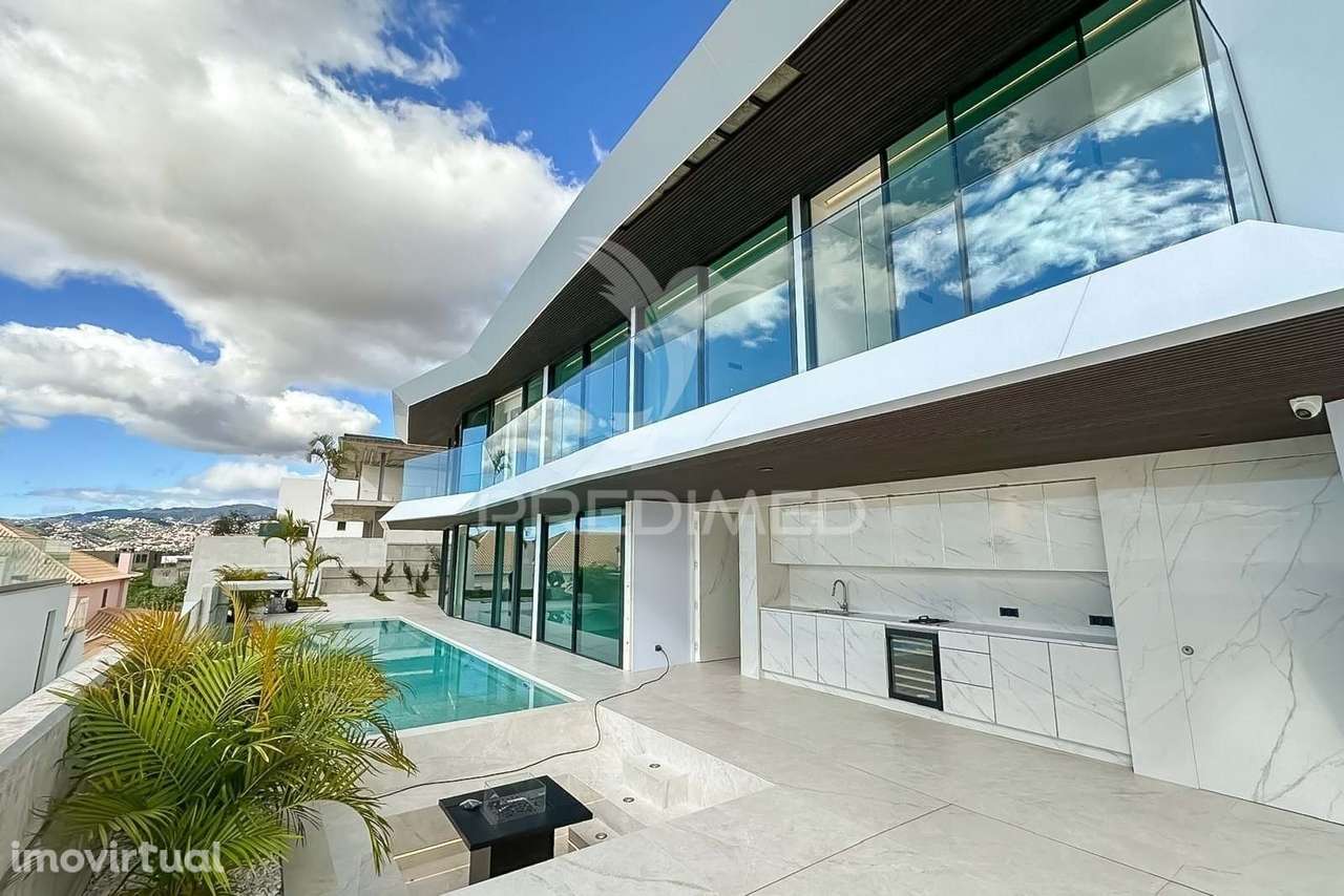 LUXUOSA MORADIA T4 COM PISCINA VISTA MAR. - Grande imagem: 3/23