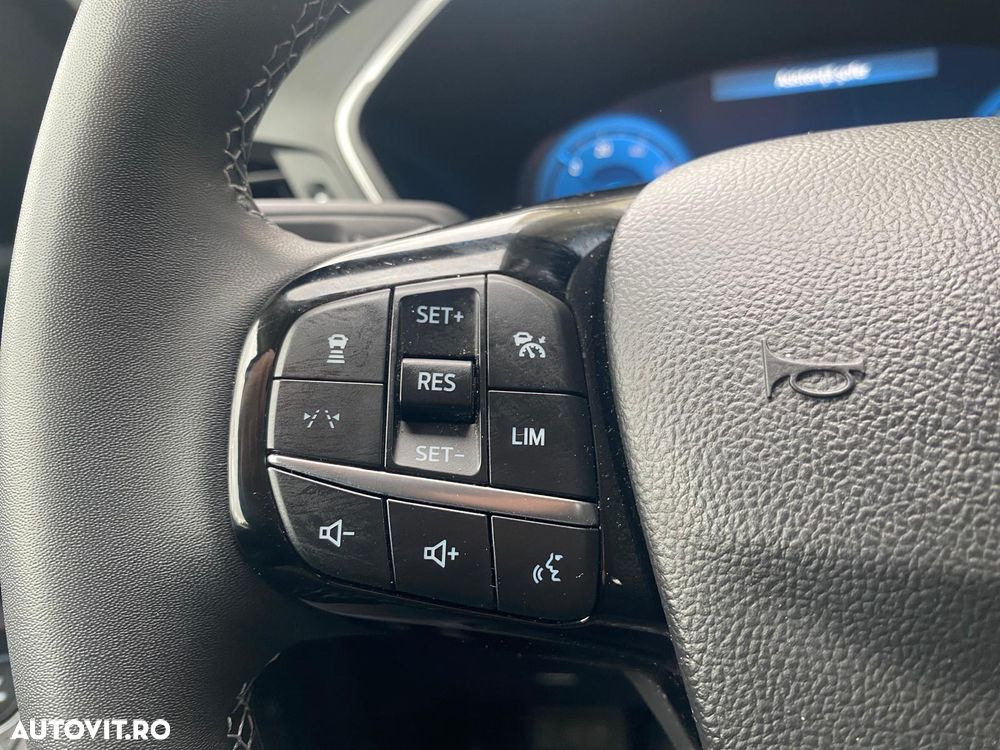 Ford Kuga - 22