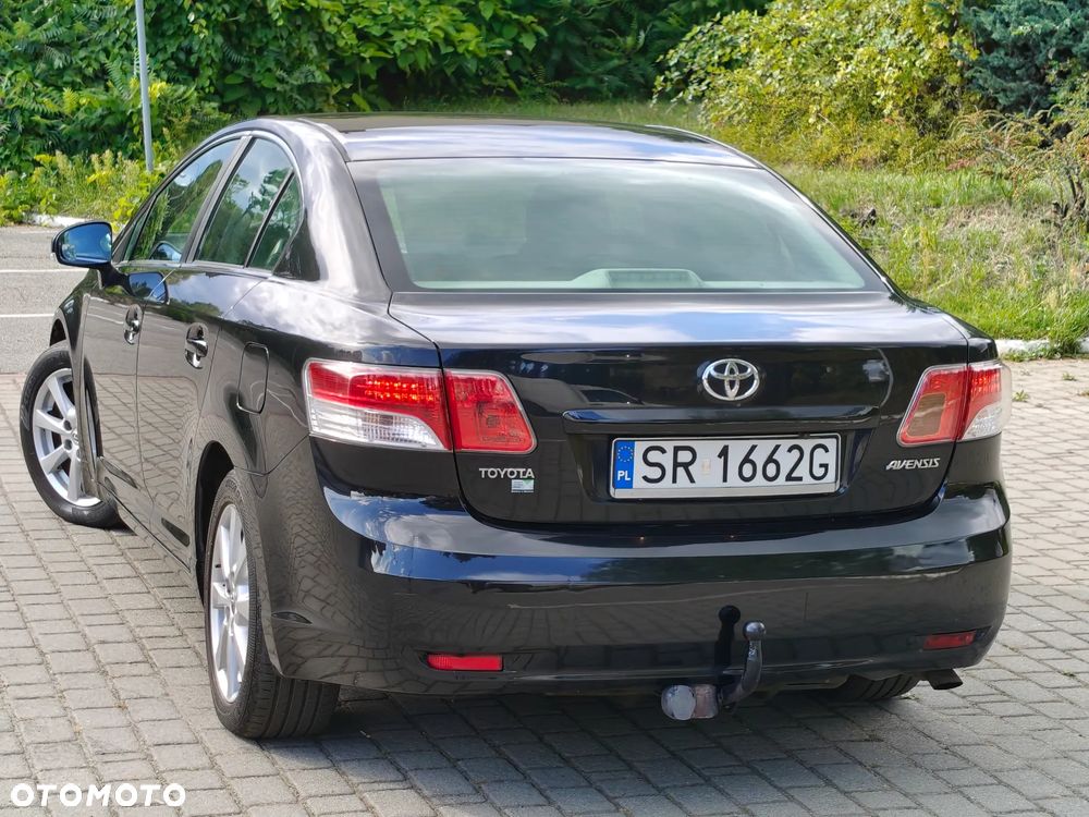 Toyota Avensis 2.0 D-4D Premium - 2