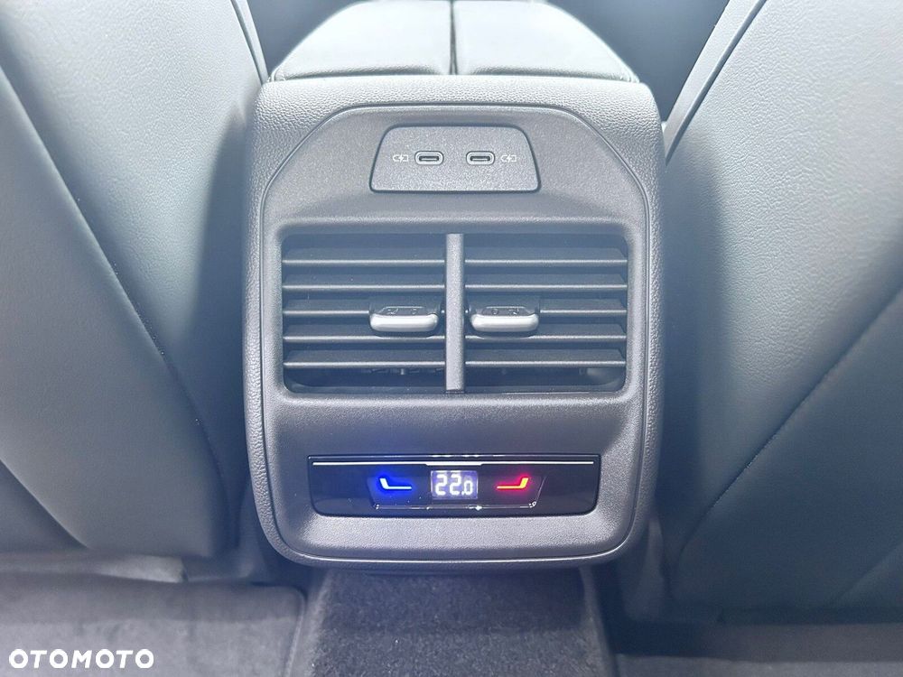 Volkswagen Passat - 12