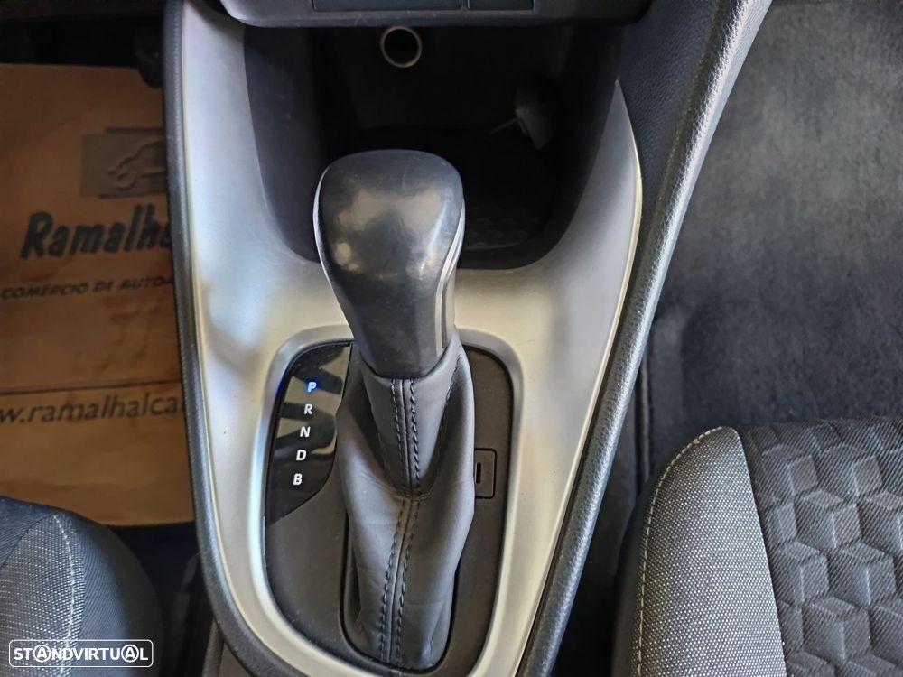 Toyota Yaris 1.5 HDF Comfort Plus - 26